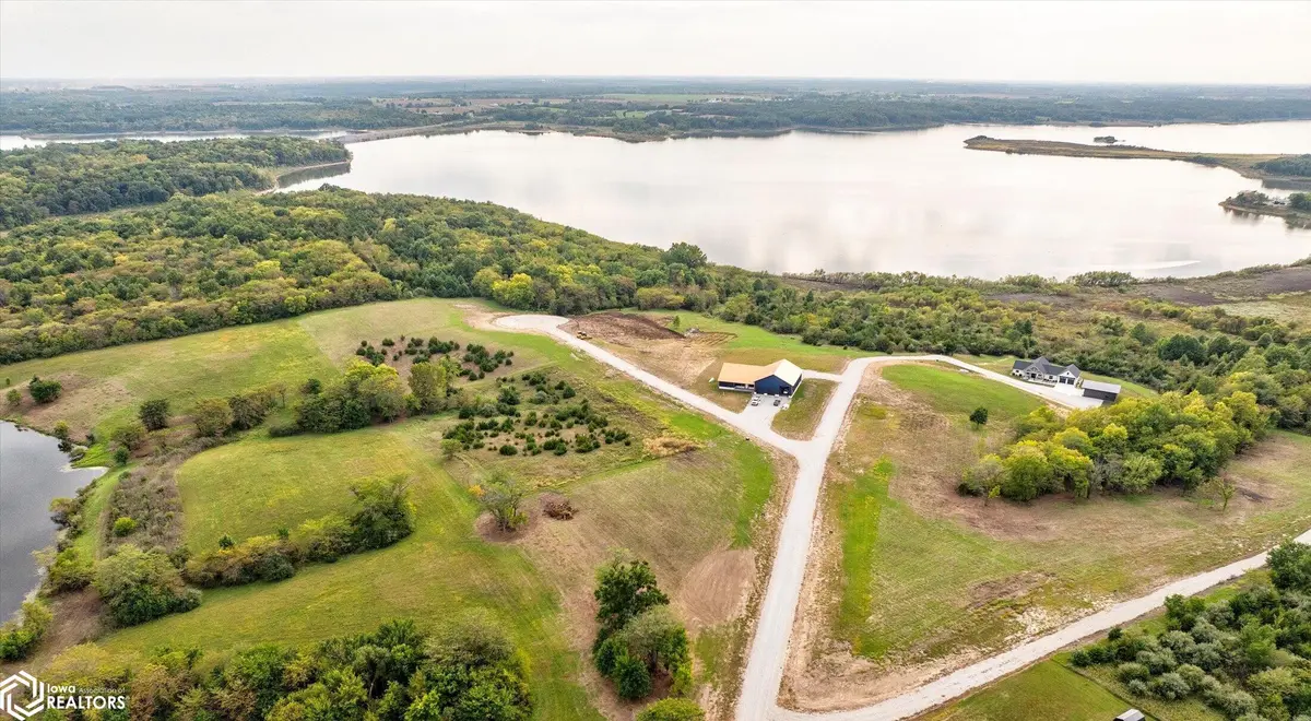 254 Lake DR, Melrose, IA 52569