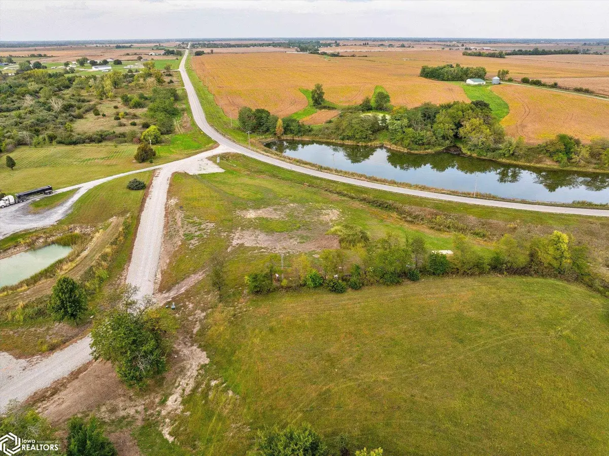 158 Lake DR, Melrose, IA 52569