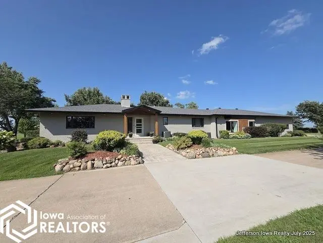 1167 N AVE, Jefferson, IA 50129