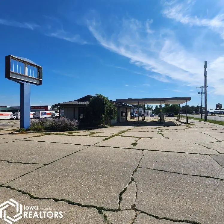 1724 S Center ST, Marshalltown, IA 50158
