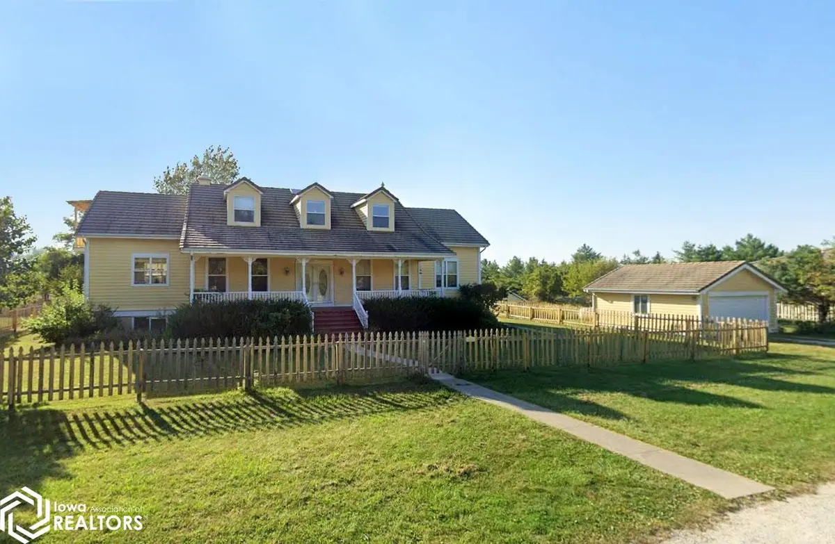 1845 Crystal Springs LN, Fairfield, IA 52556