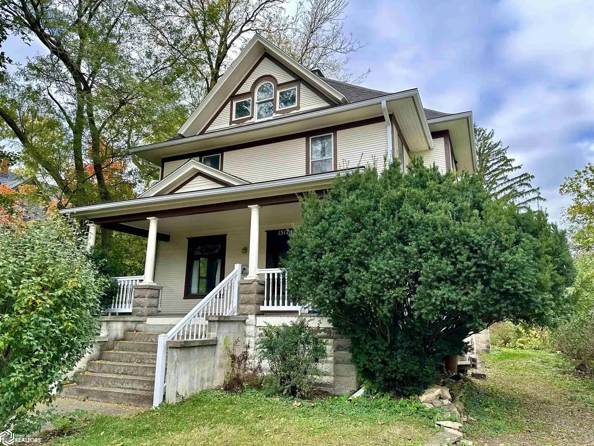1517 Elm ST, Grinnell, IA 50112