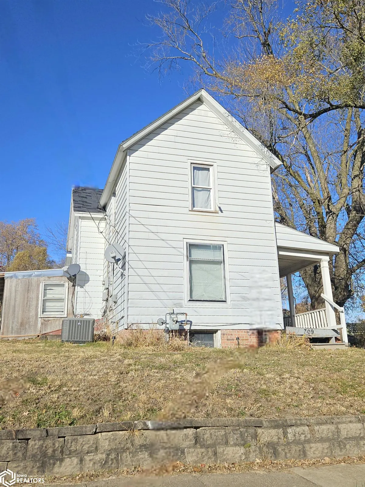 309 E Lowe AVE, Fairfield, IA 52556