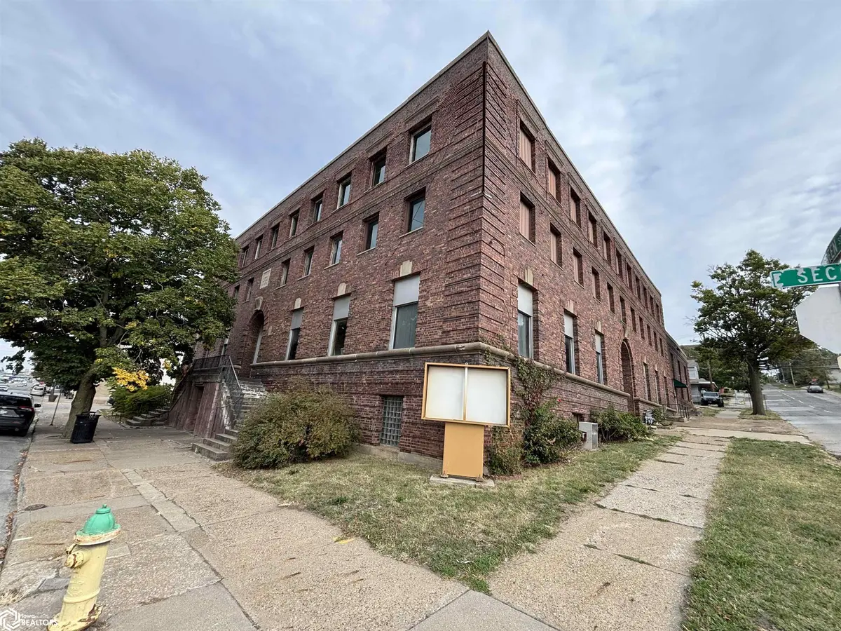 229 E 2Nd ST, Ottumwa, IA 52501