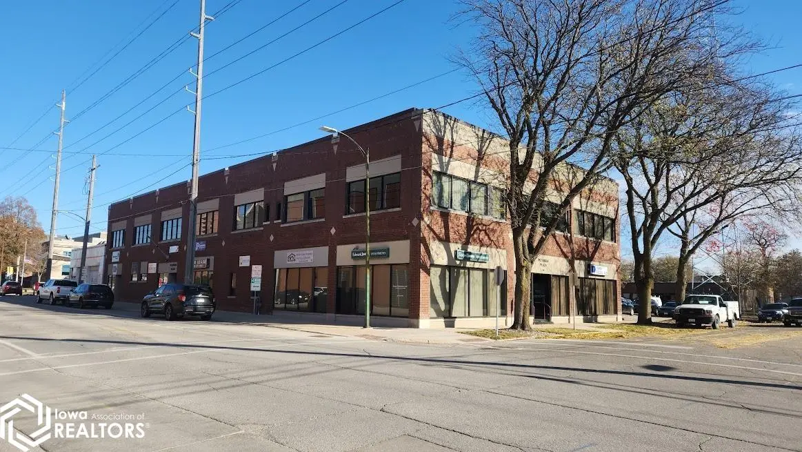 202 1st ST #Unit 112, Mason City, IA 50401