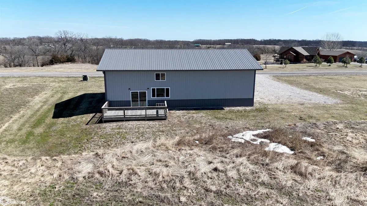 13109 Clearview CT, Moravia, IA 52571