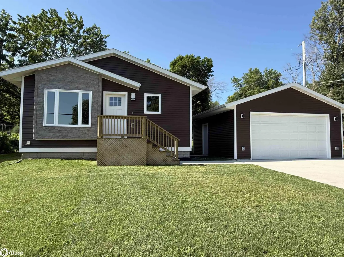 907 Broadway ST, Audubon, IA 50025