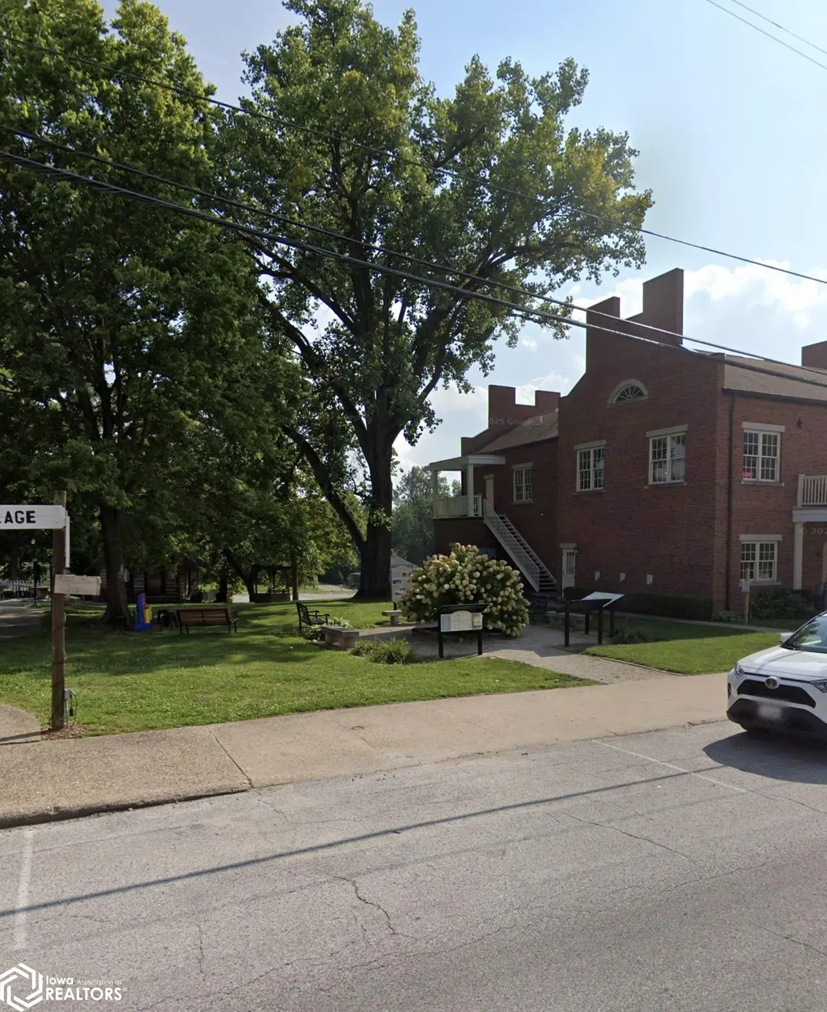 1210 Mulholland ST, Nauvoo, IL 62354