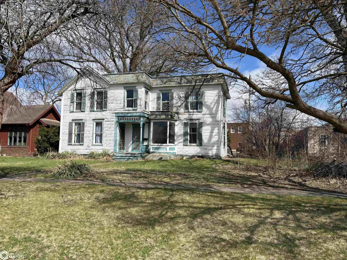 615 1st AVE, Ackley, IA 50601