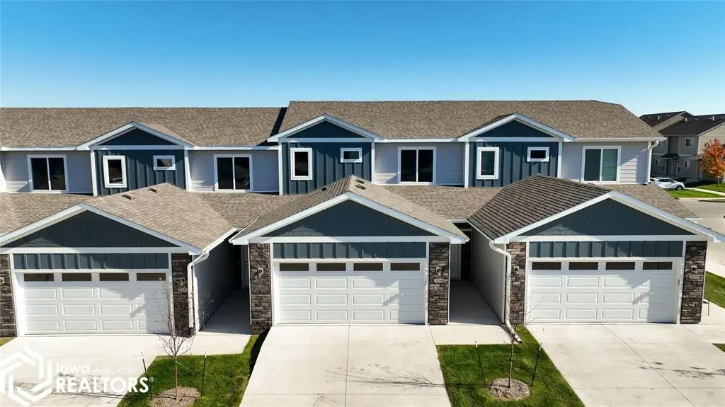 209 NW Waverly DR, Waukee, IA 50263