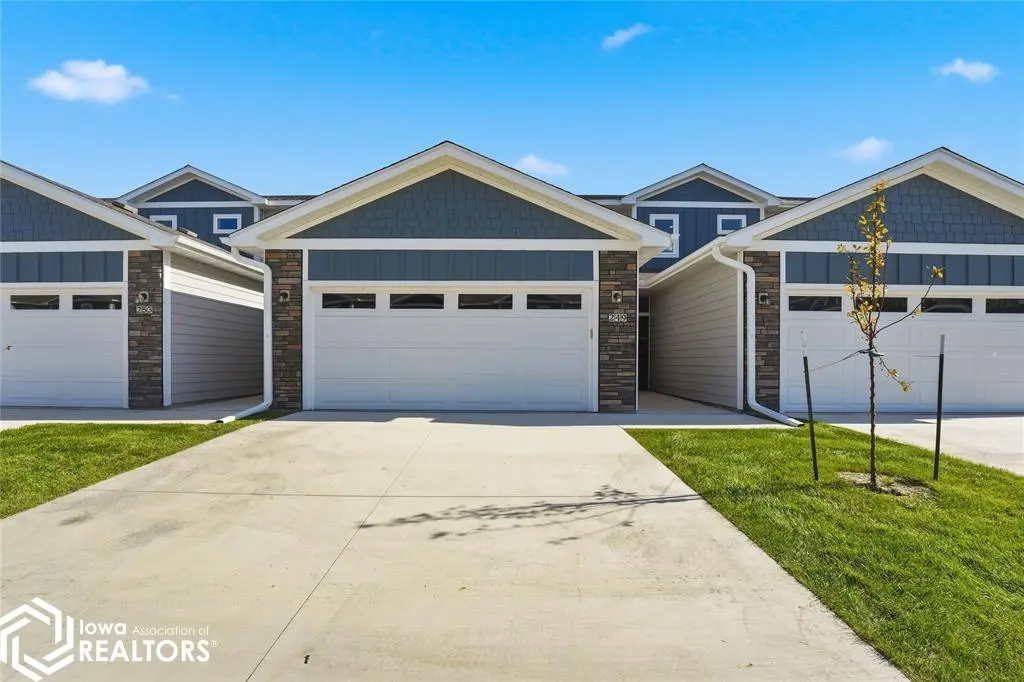 249 NW Waverly DR, Waukee, IA 50263