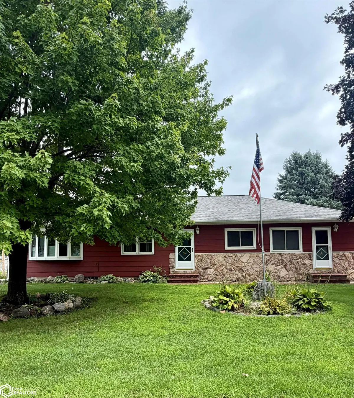 401 W Washington ST, Dows, IA 50071