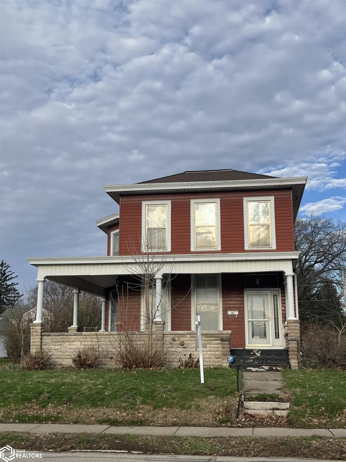 901 Summer ST, Burlington, IA 52601