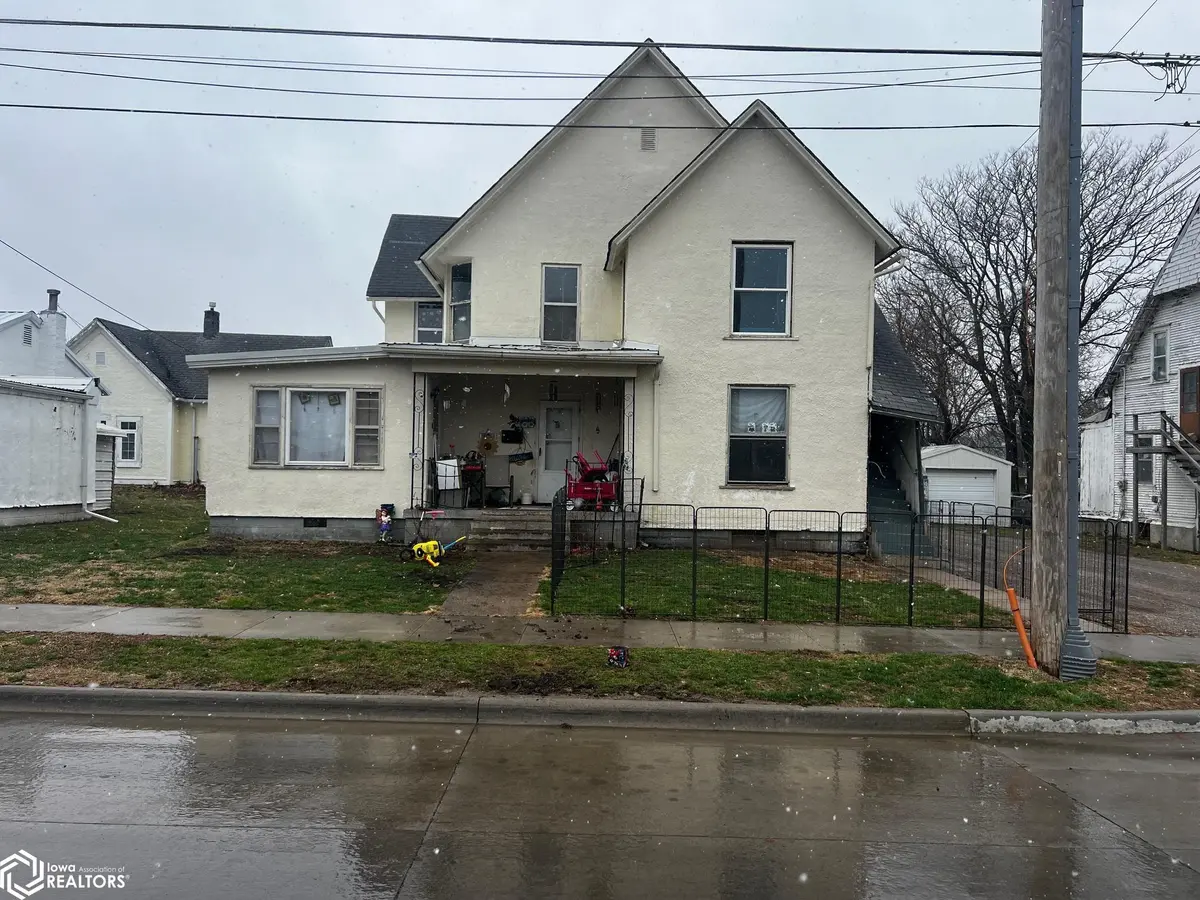 404 N 10TH ST, Centerville, IA 52544