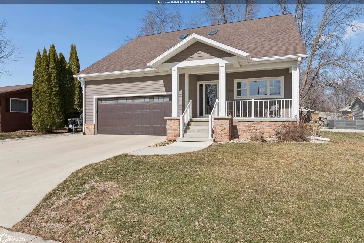 3518 N Shore DR, Clear Lake, IA 50428