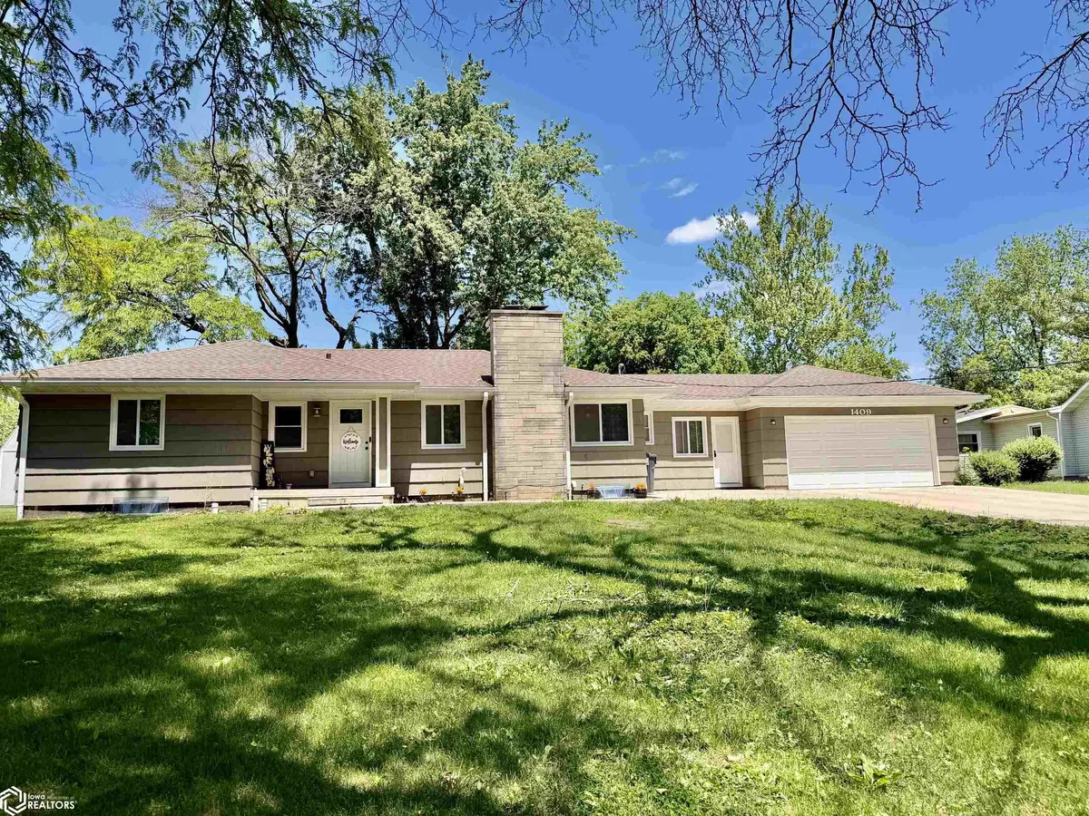 1409 J AVE, Oskaloosa, IA 52577