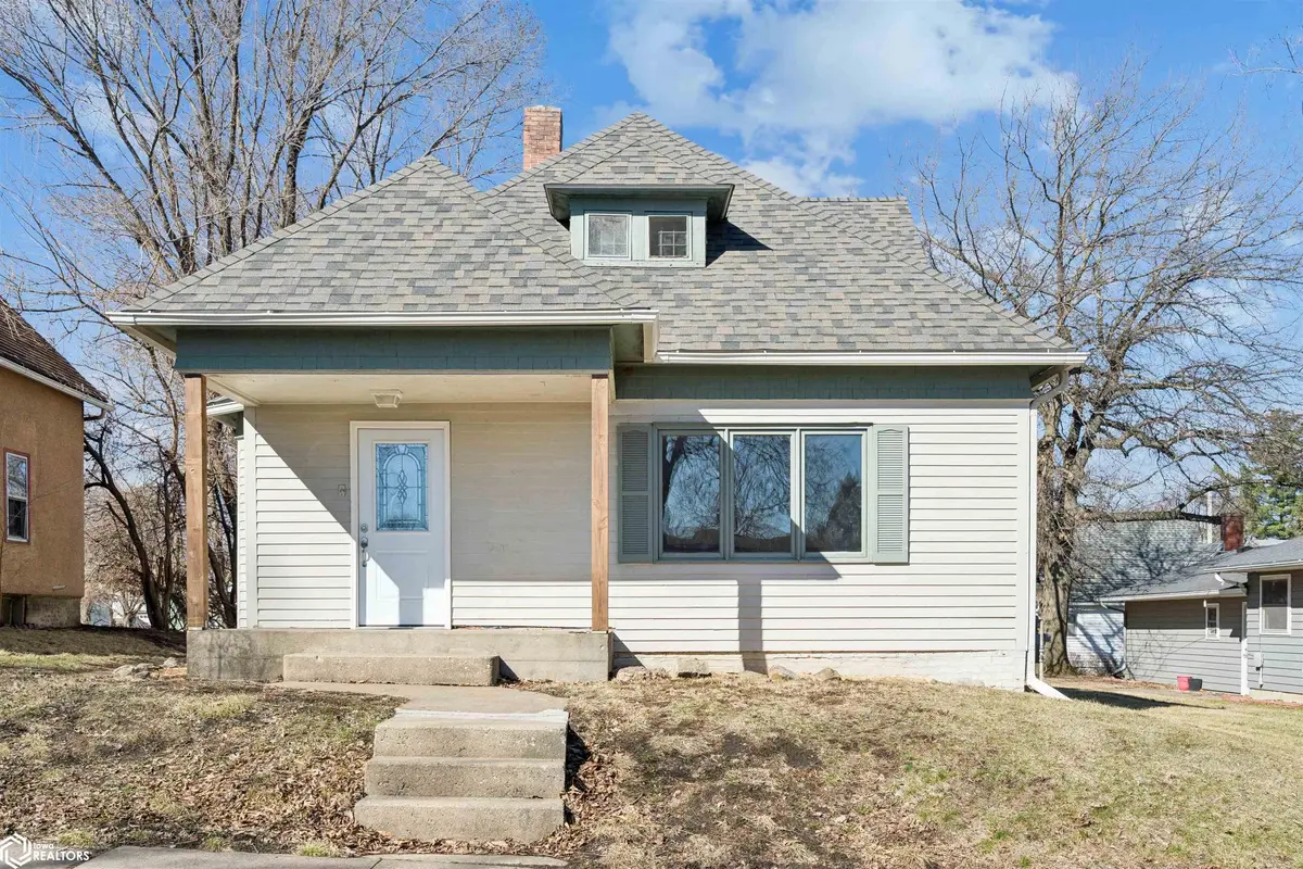 523 N B ST, Oskaloosa, IA 52577
