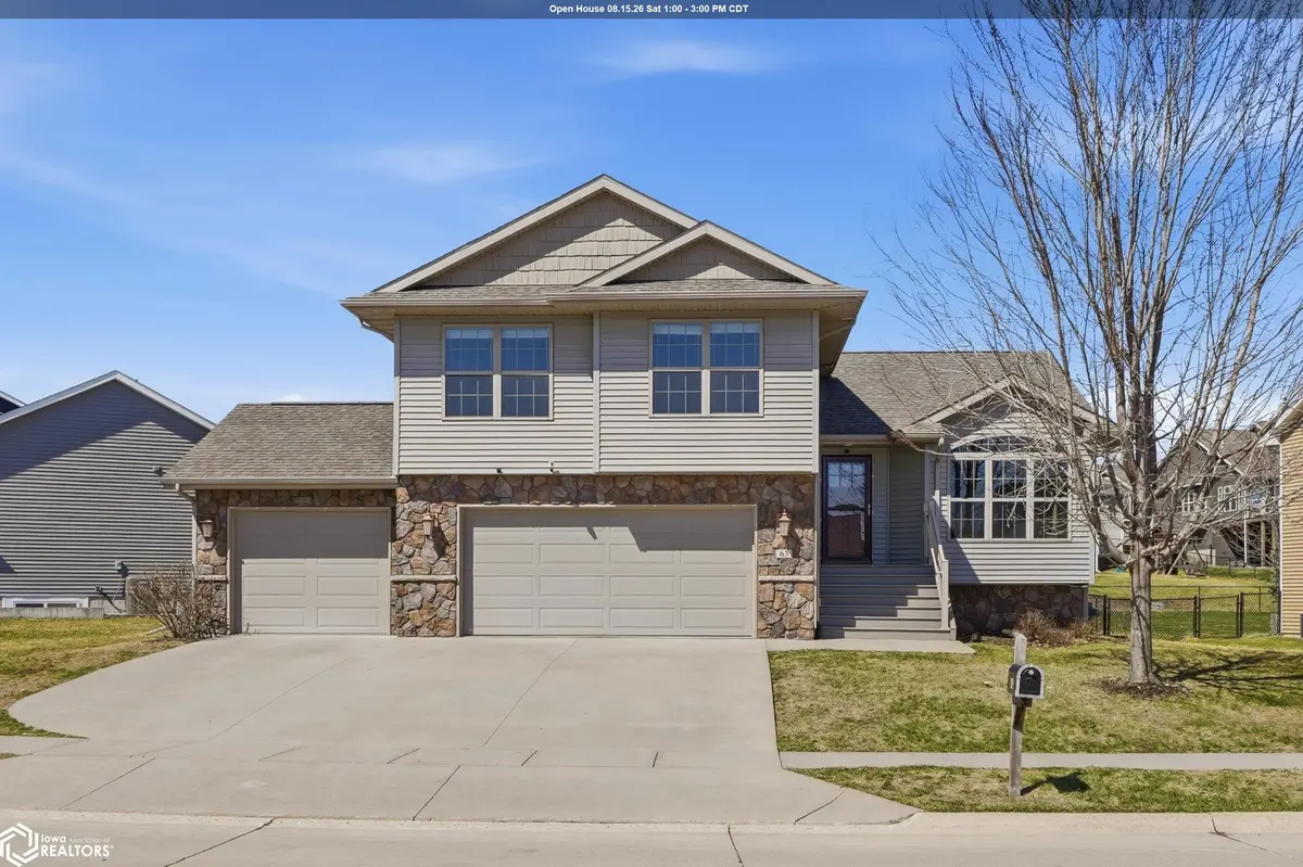 63 Colchester DR, Iowa City, IA 52245