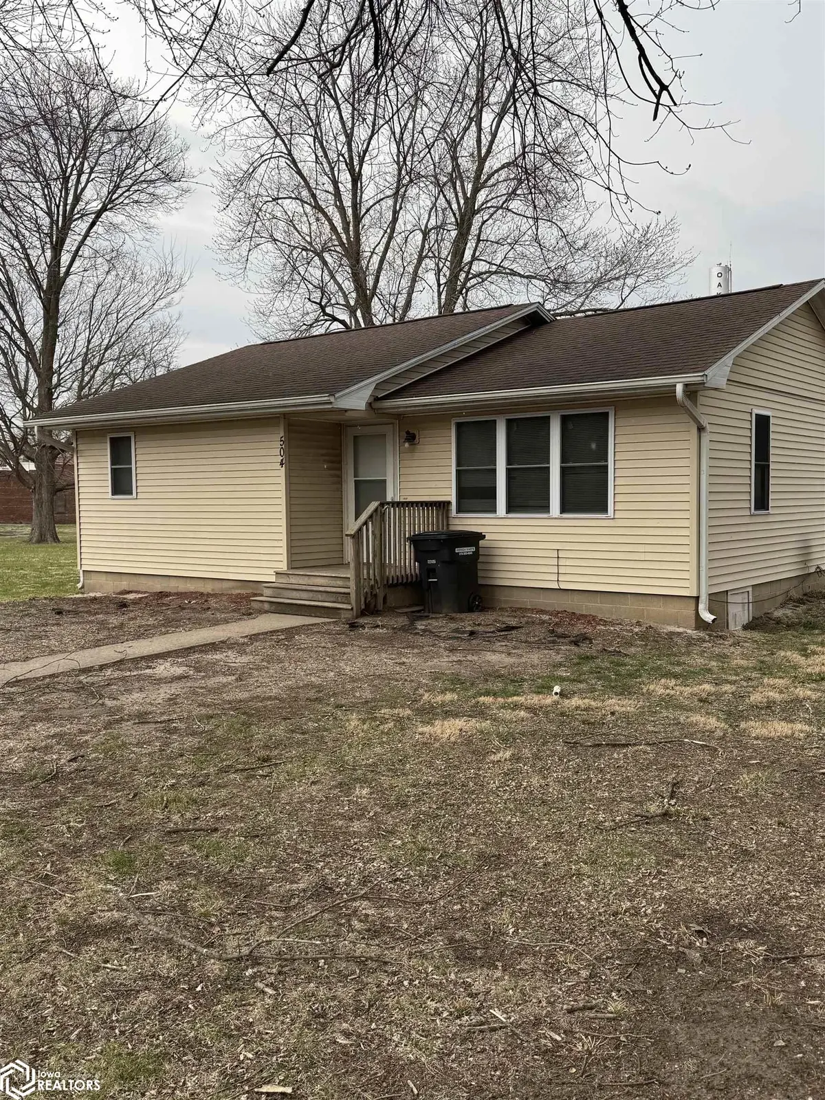 504 Pleasant ST, Oakville, IA 52646