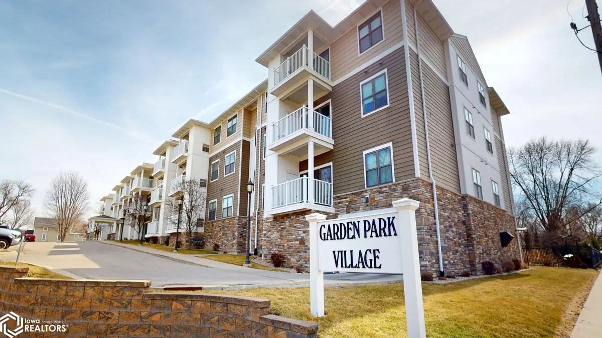 809 7th Ave N #212 #212, Clear Lake, IA 50428
