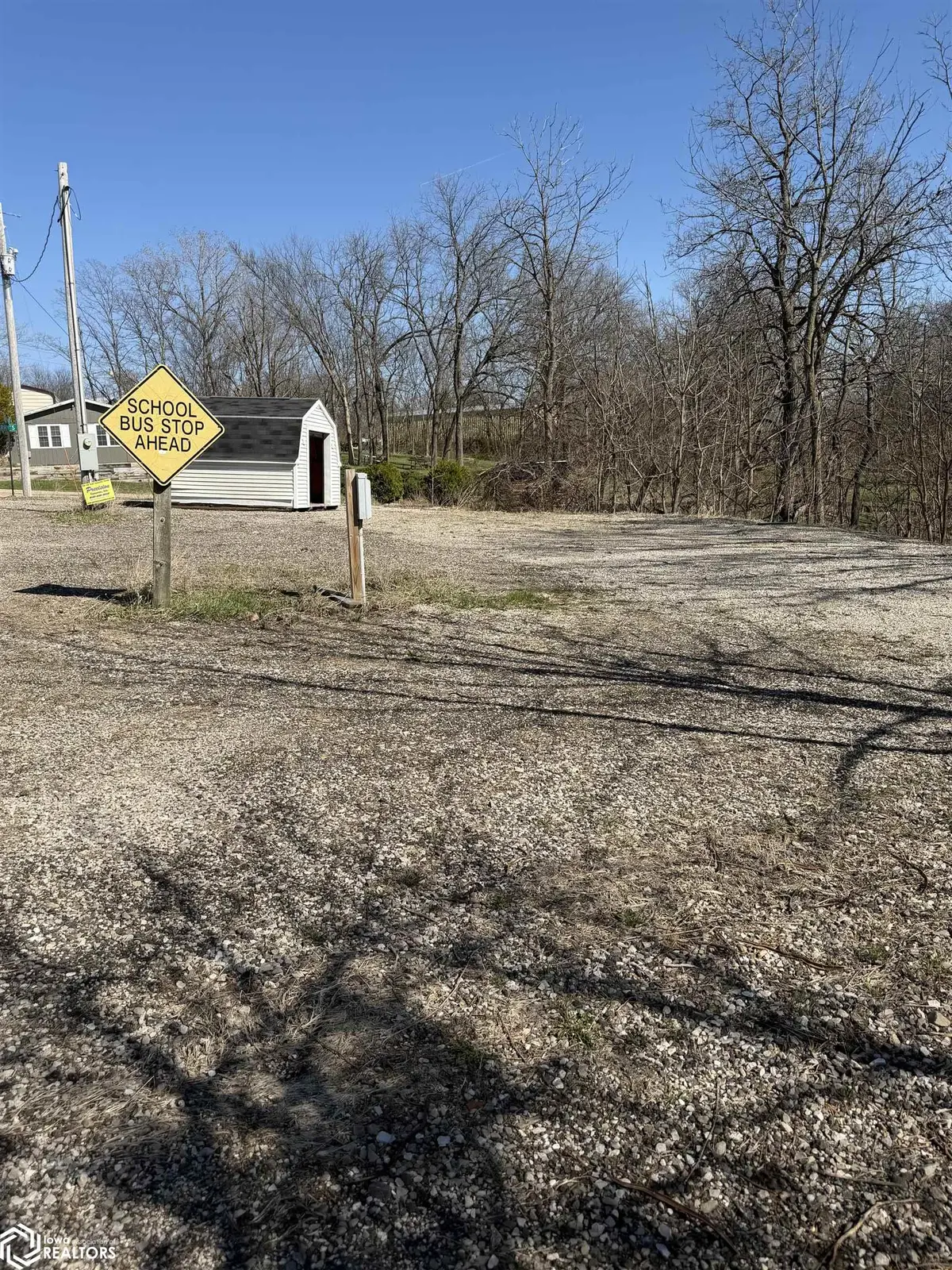 2037 Larry DR, Brooklyn, IA 52211