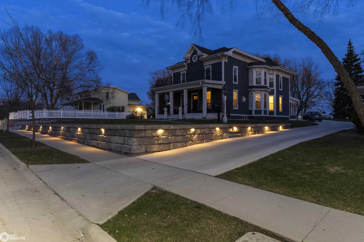 1417 Main AVE, Clear Lake, IA 50428