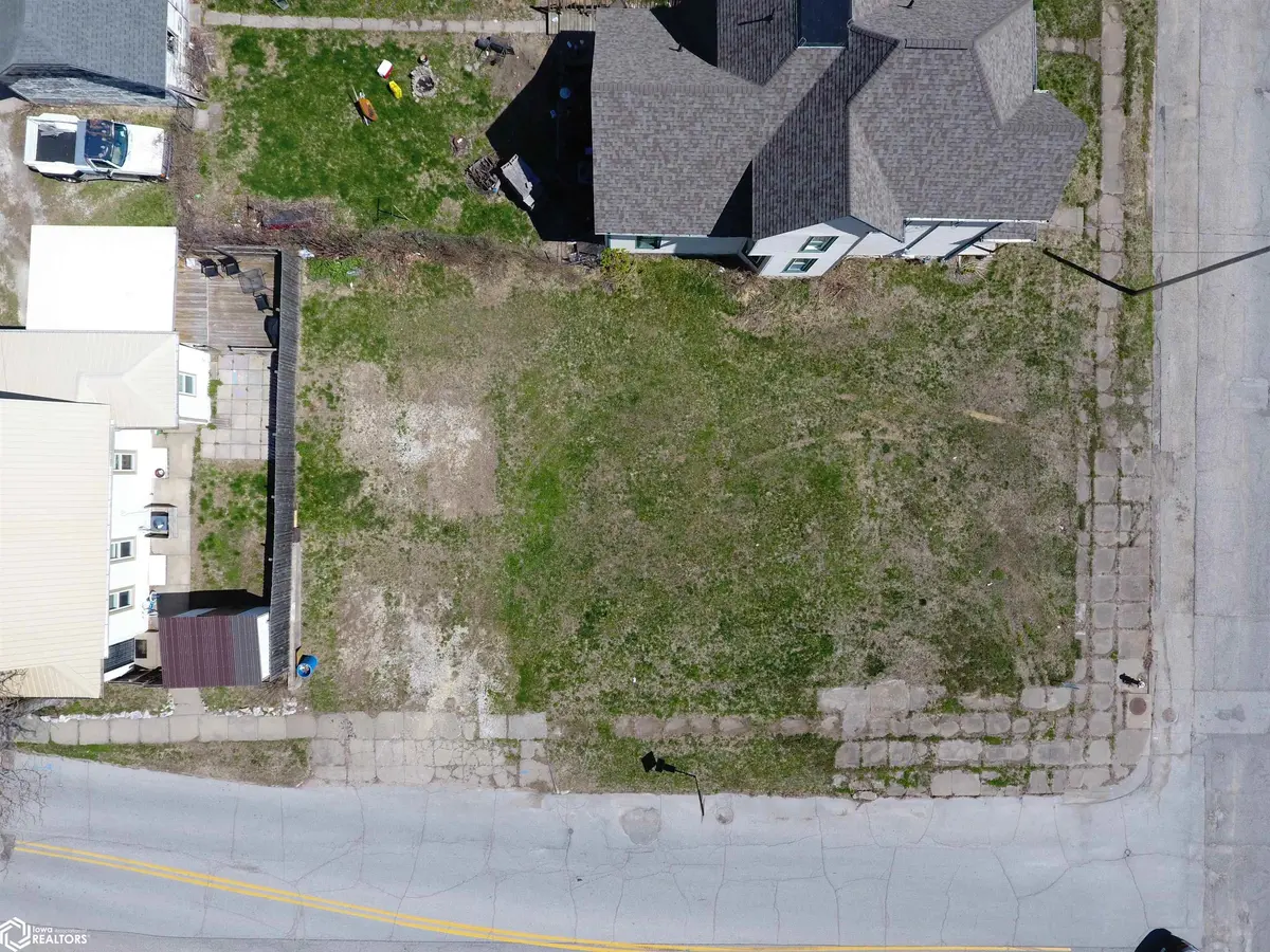 830 Oak ST, Burlington, IA 52601