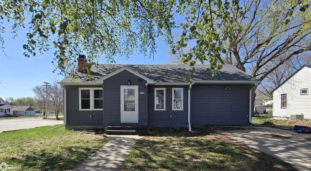 413 Glad ST, Schleswig, IA 51461