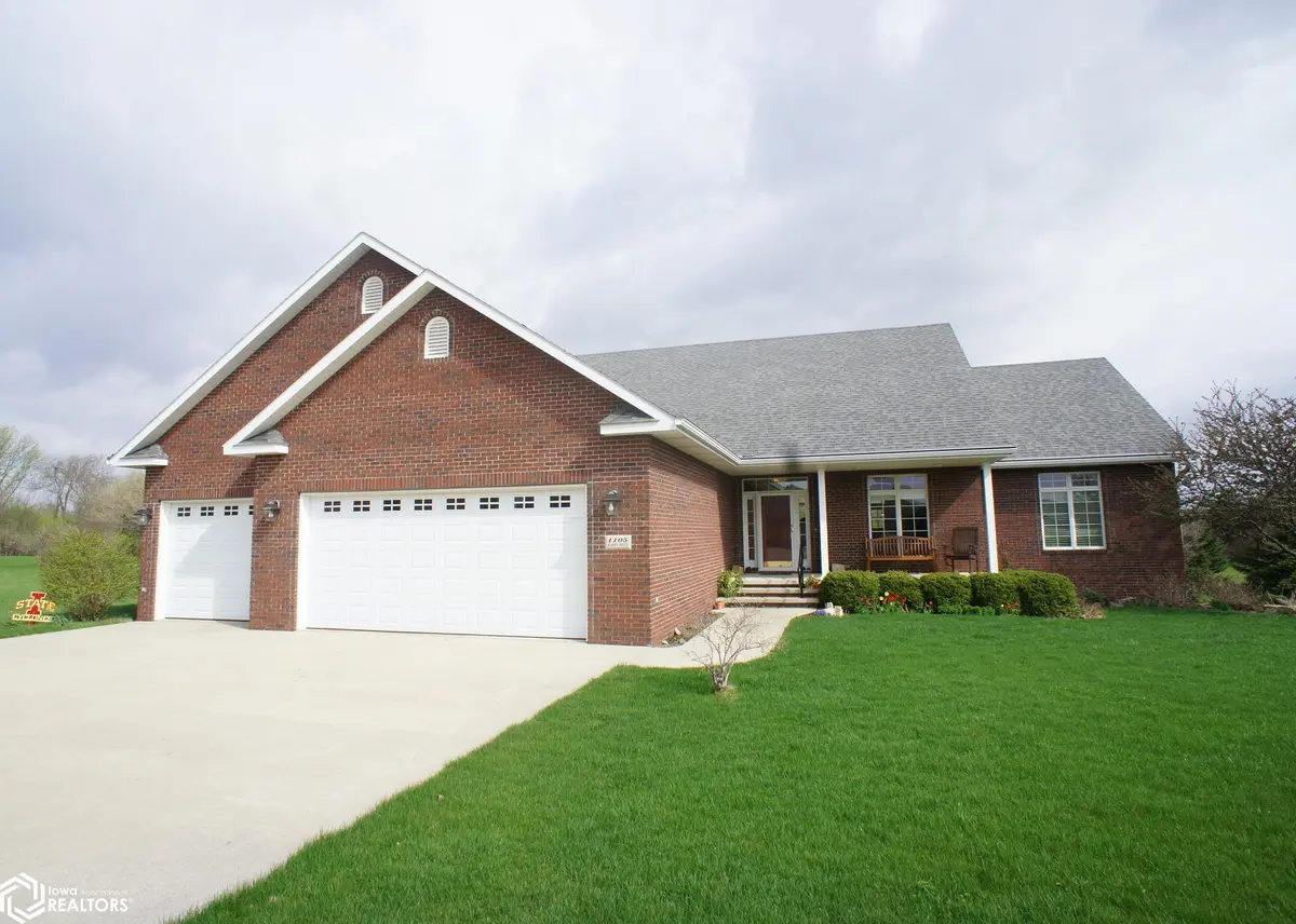 1105 Kamen DR, Webster City, IA 50595