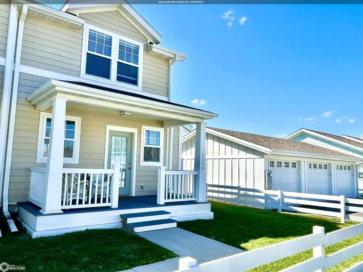 2044 Garnet LN, Fairfield, IA 52556
