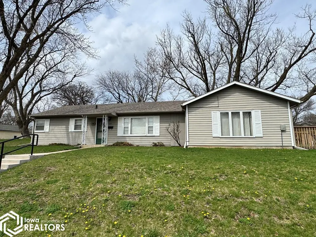 609 Lincoln DR, Webster City, IA 50595