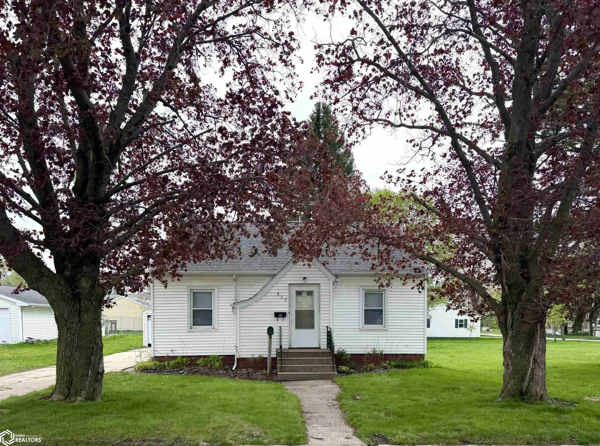 817 Pierce, Iowa Falls, IA 50126