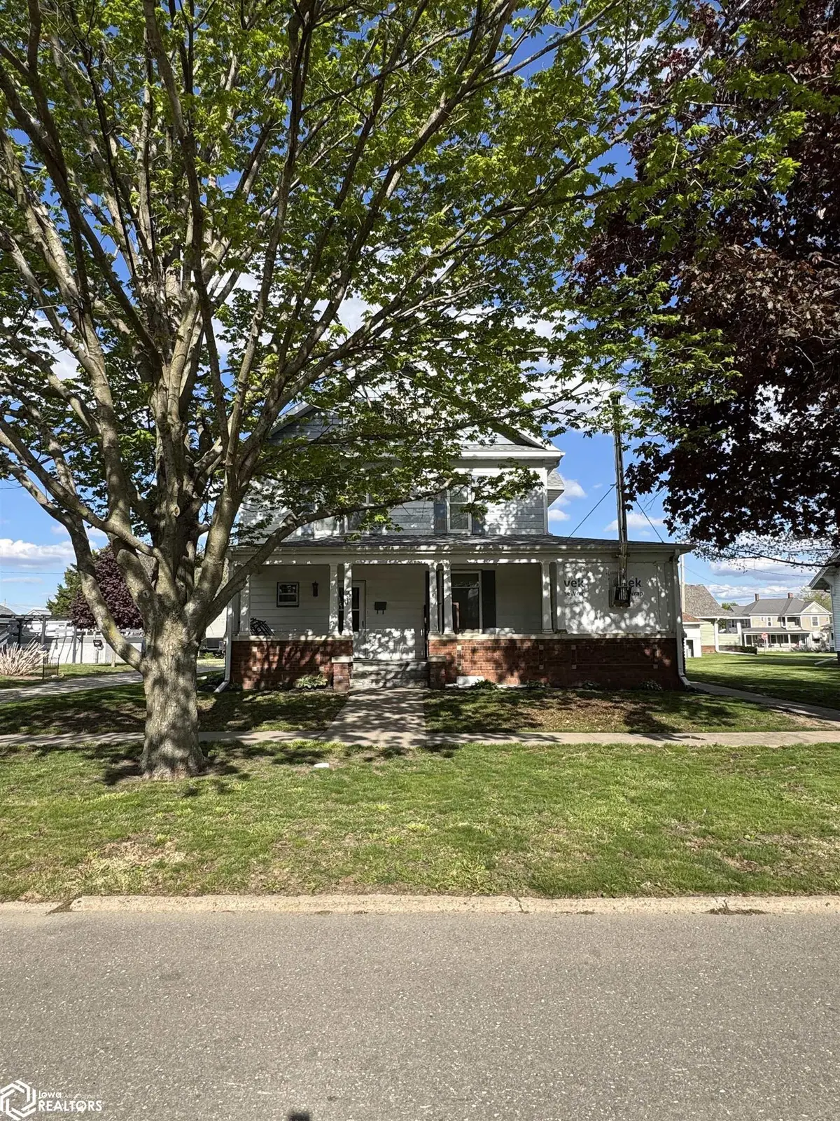 211 N Shuffleton ST, Sigourney, IA 52591