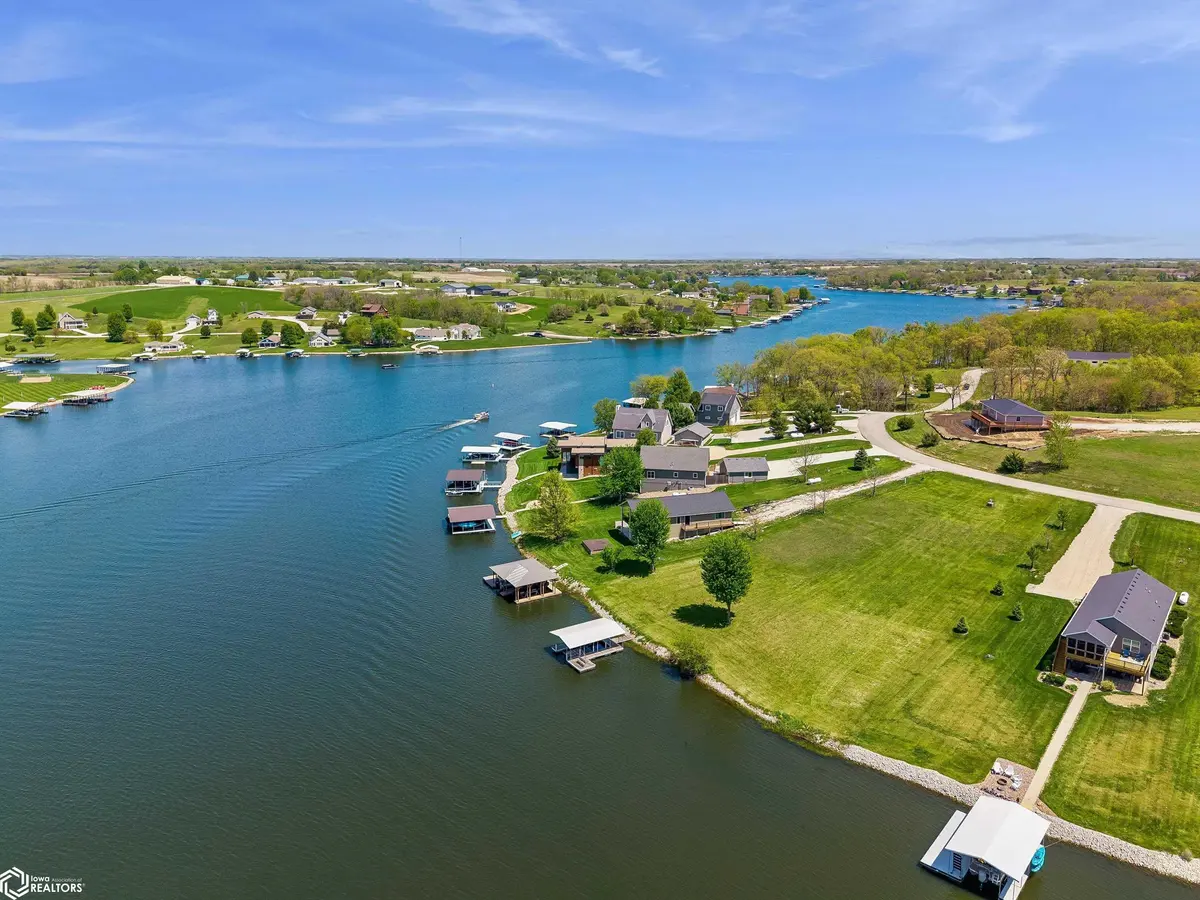 1993 Southshore DR, Ellston, IA 50074