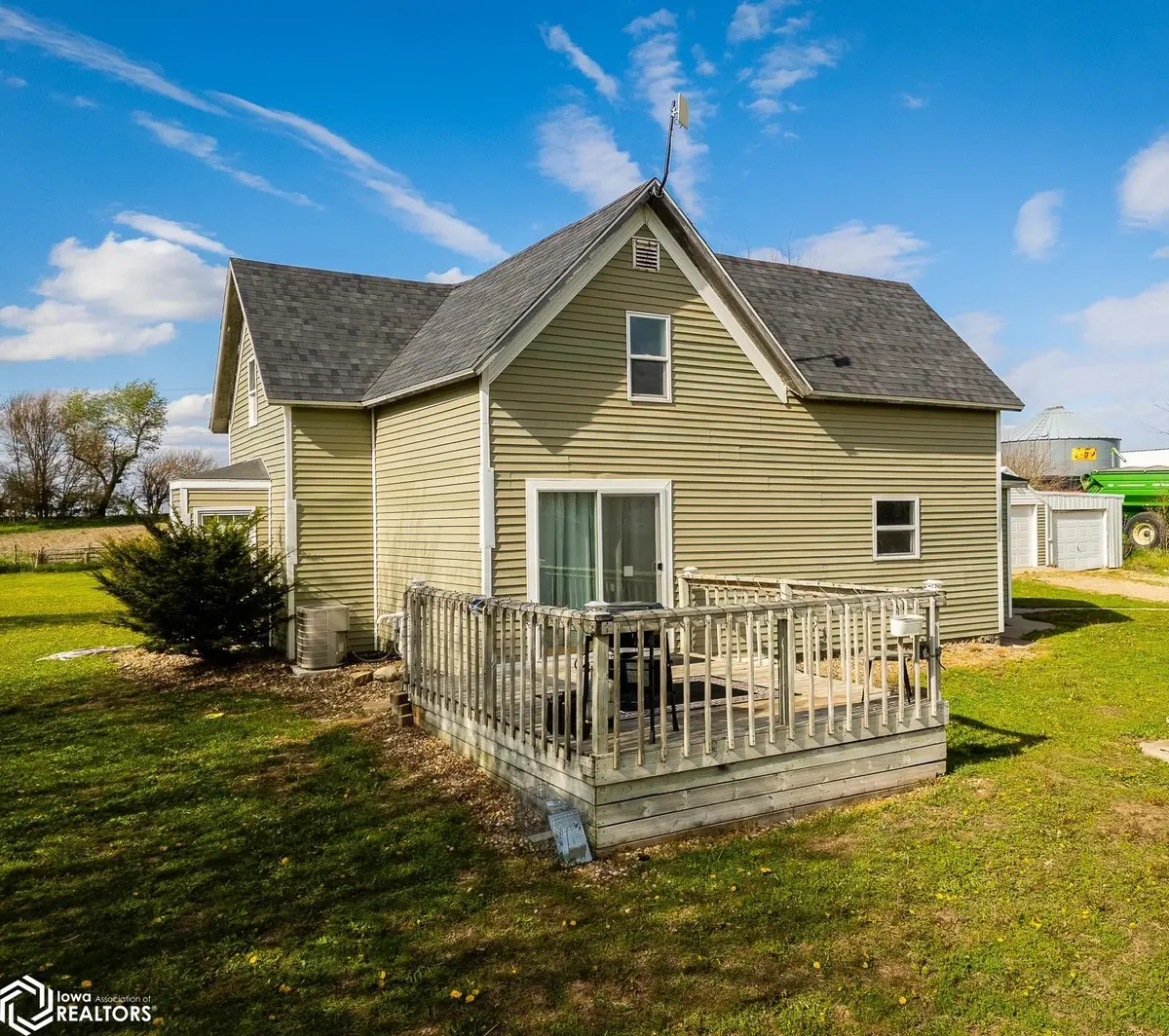 2405 II AVE, Toledo, IA 52342
