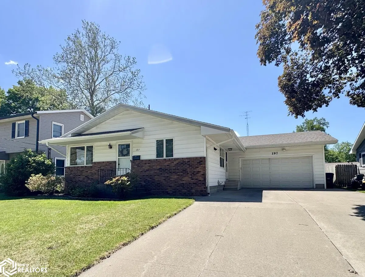 197 Crestview DR, Burlington, IA 52601