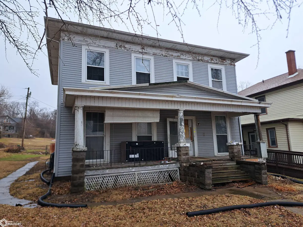 105 S 6Th ST, Burlington, IA 52601