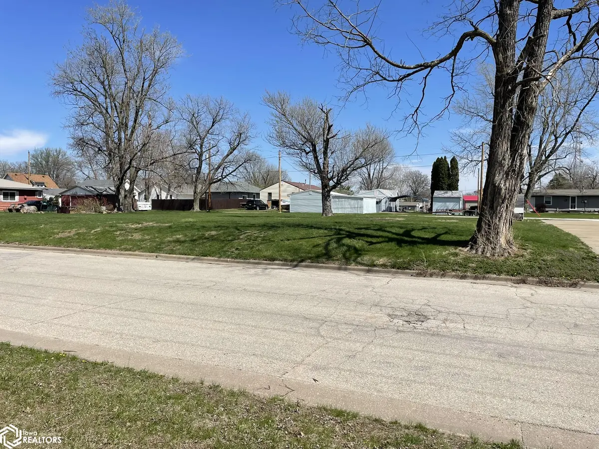 TBD Douglas AVE, Burlington, IA 52601