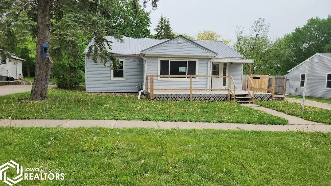 505 S 8th ST, Forest City, IA 50436
