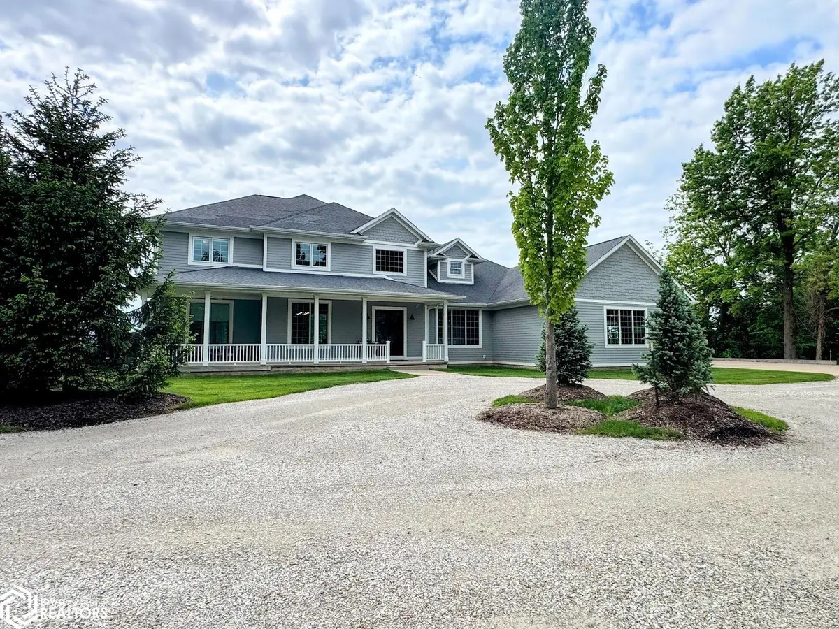 5007 FERRES LN, Burlington, IA 52601
