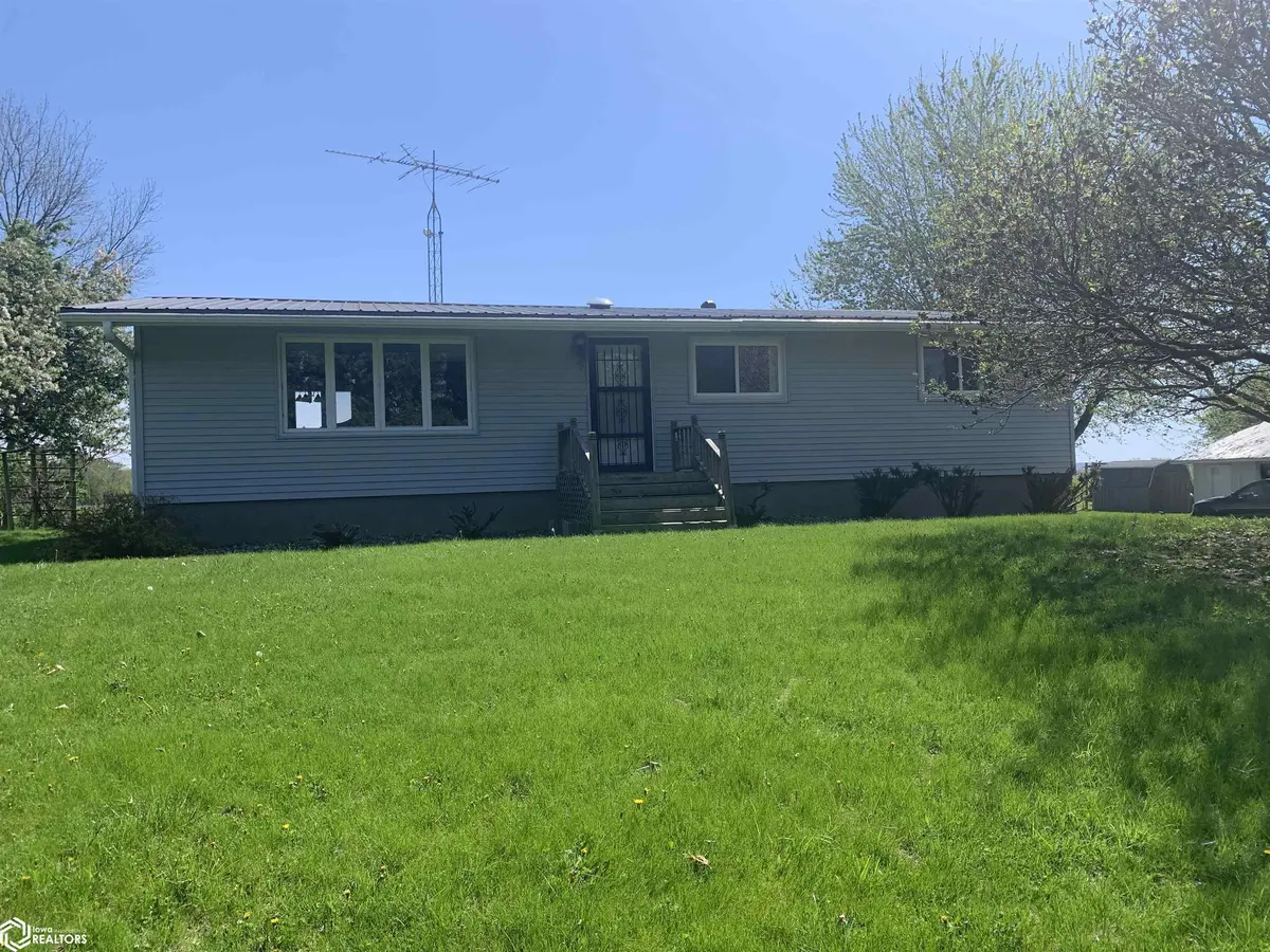 2143 Meekers Landing RD, Oakville, IA 52646