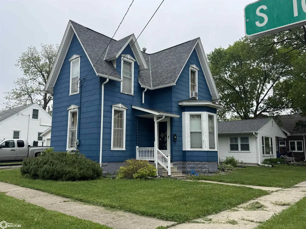 1000 1st AVE, Clear Lake, IA 50428