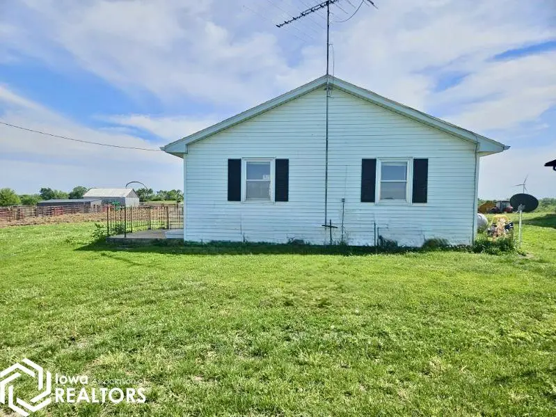1762 270th, Bedford, IA 50833