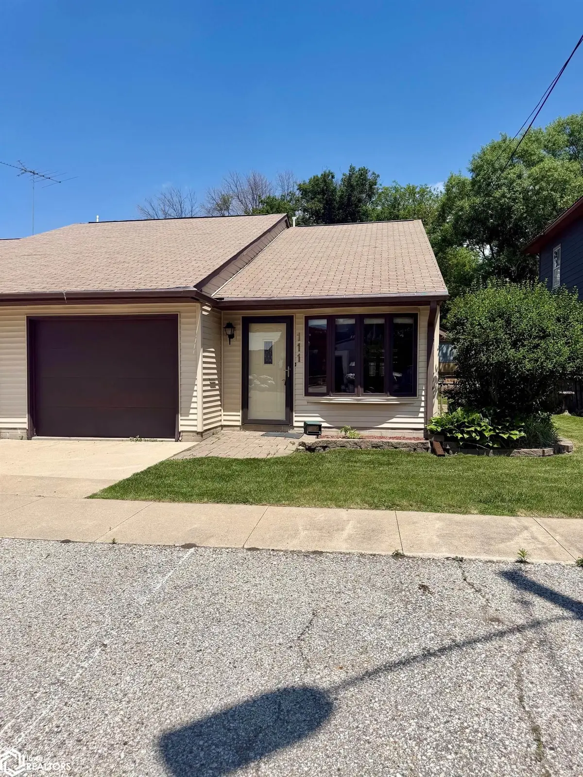 111 2Nd AVE, Clarion, IA 50525