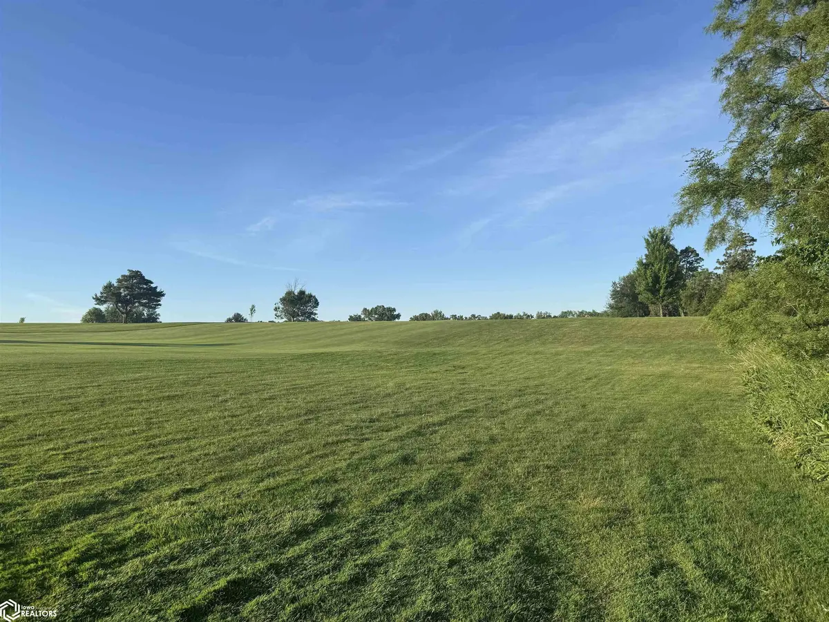 2307 Walton Lake DR, Fairfield, IA 52556