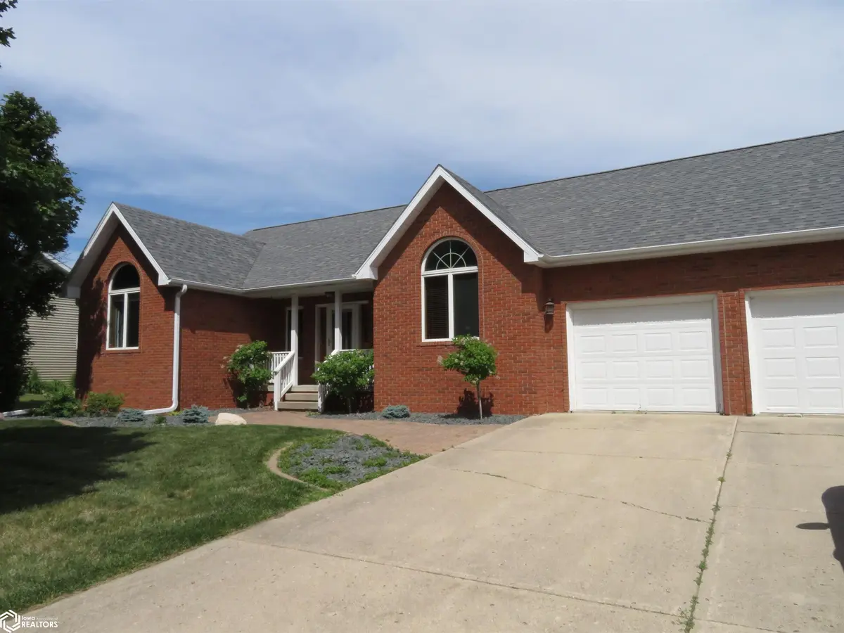 1523 1st St SW, Clarion, IA 50525