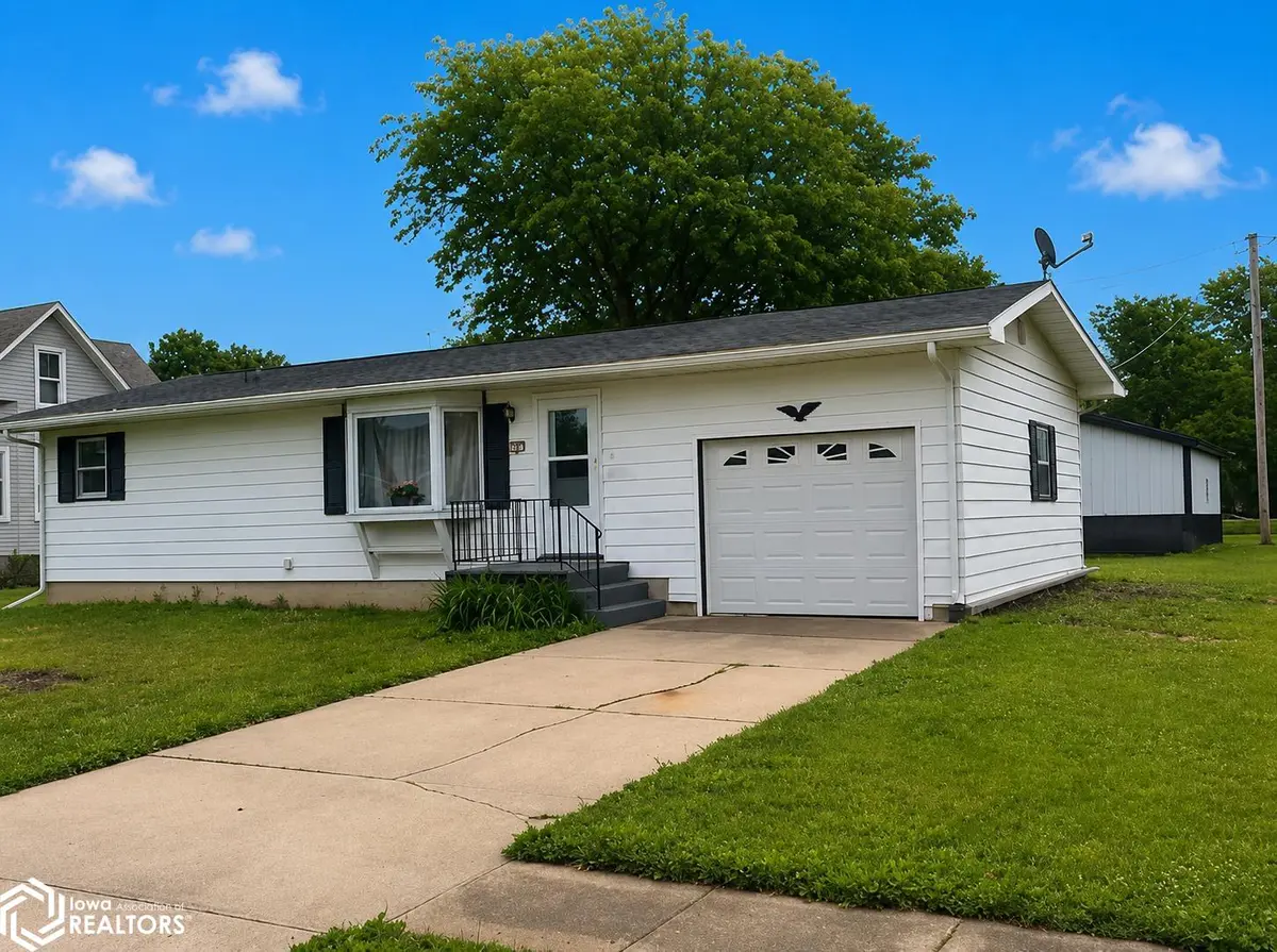 407 Dewey AVE, Donnellson, IA 52625