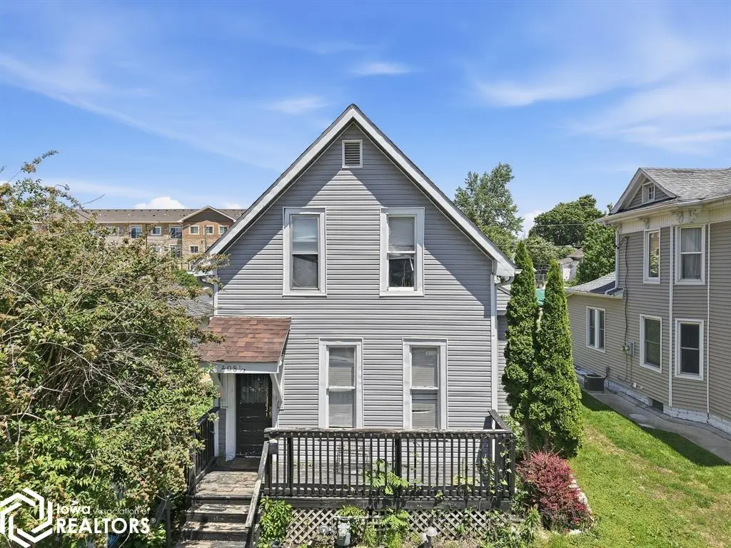 408 1/2 E Linn ST, Marshalltown, IA 50158