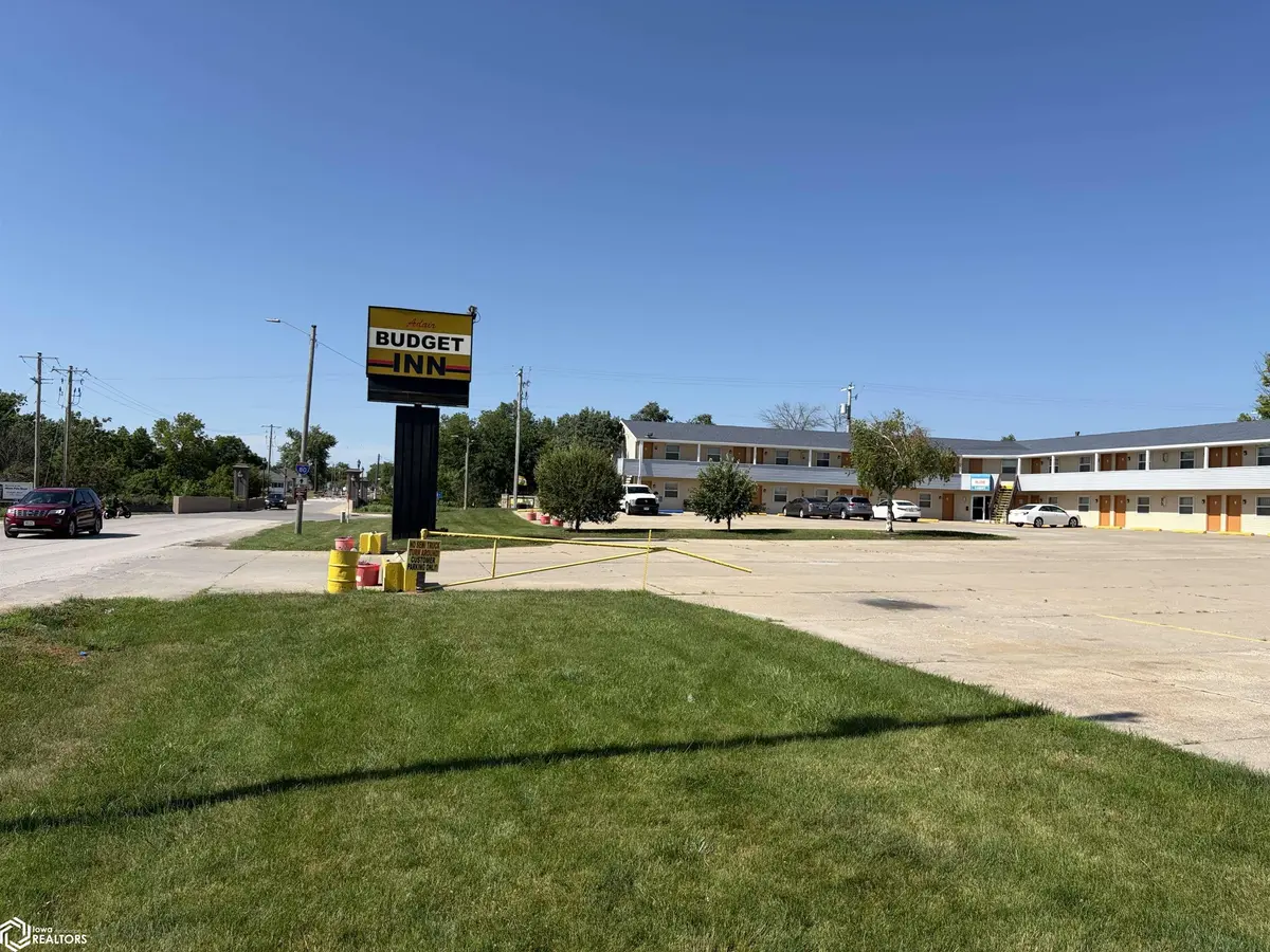 100 5Th ST, Adair, IA 50002