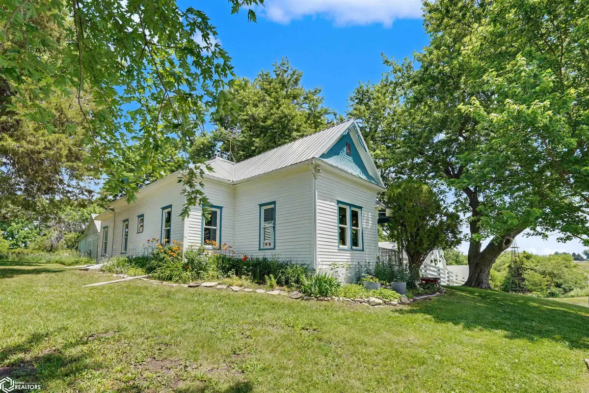 2763 220th St., Fairfield, IA 52556